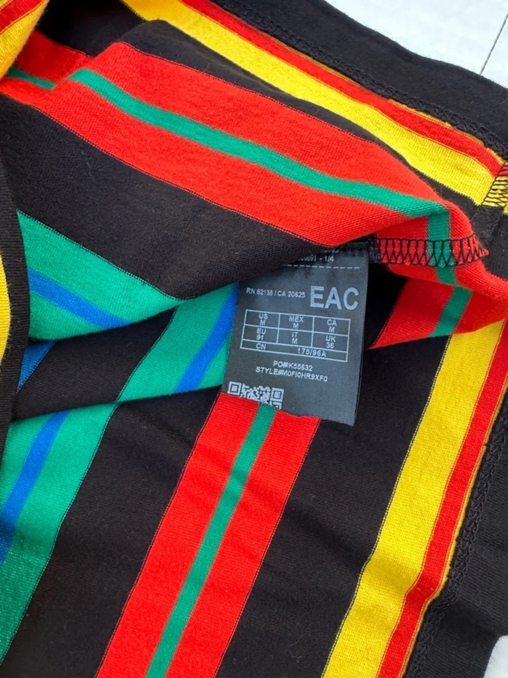 New GUESS Multicolor Striped Short-Sleeve Tee - Picture 6 of 6